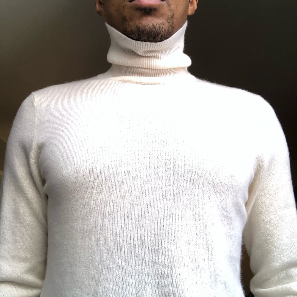 Lord & Taylor Men’s Turtleneck Cashmere Sweater